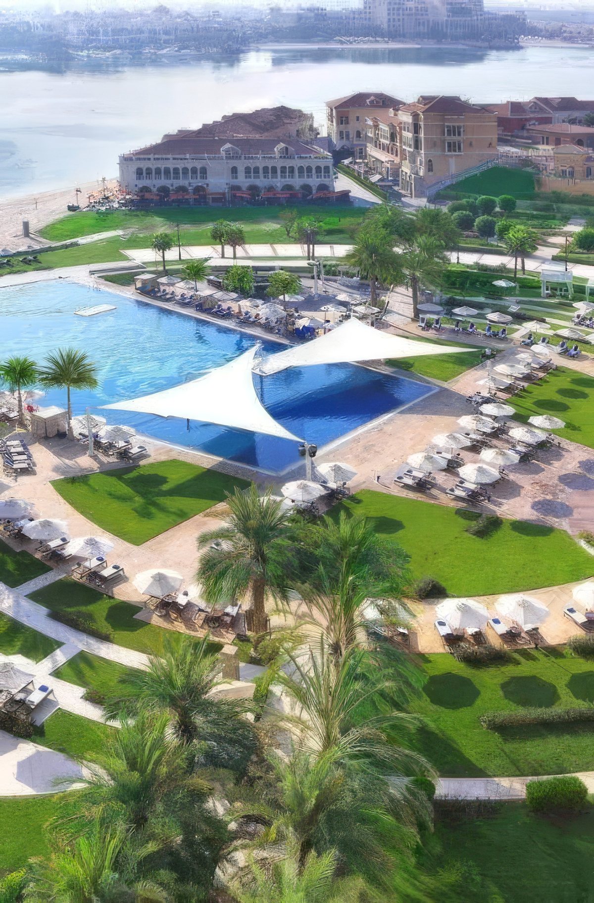 Ritz-Carlton Abu Dhabi, Grand Canal